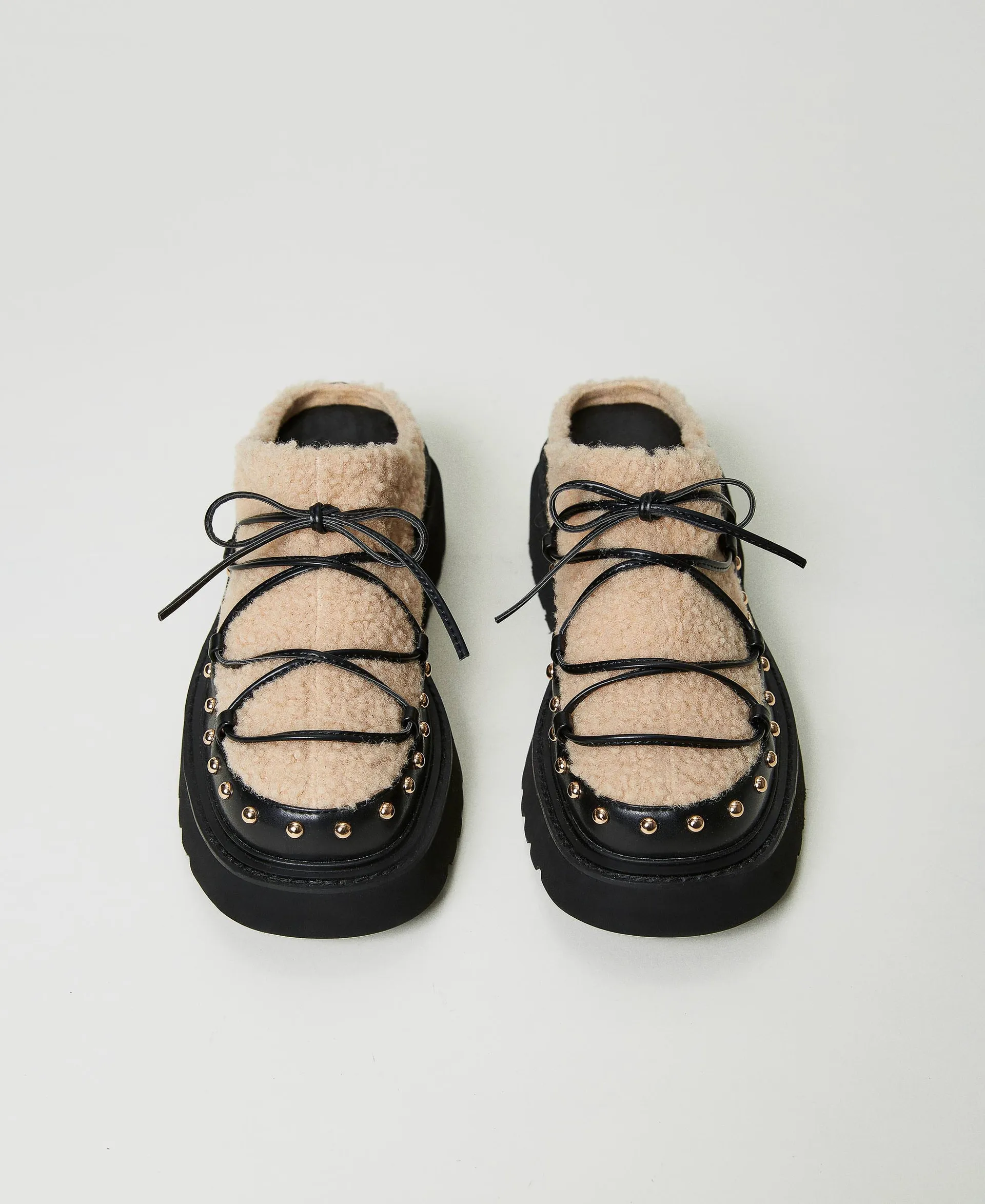 Chaussures à lacets mules en tissu bouclé avec clous