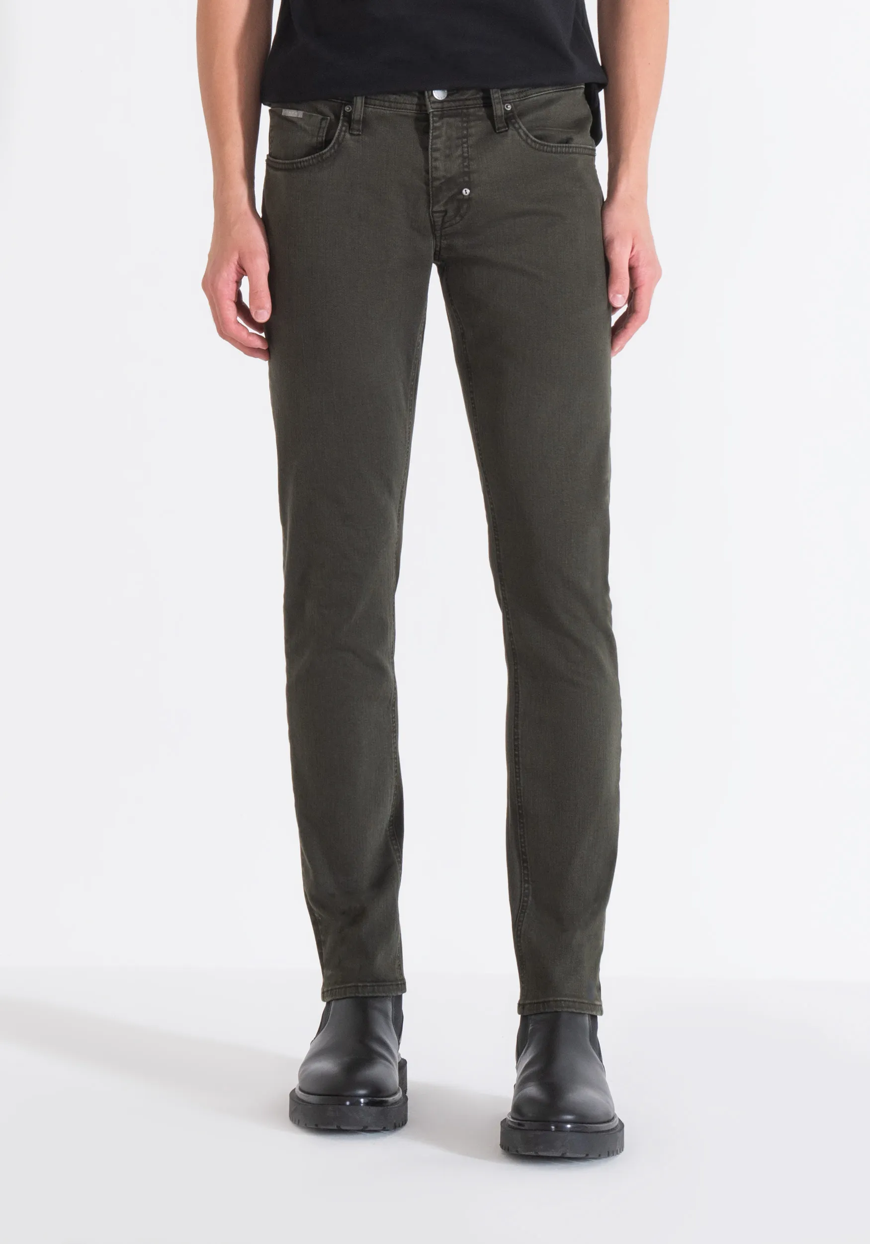 VAQUEROS «OZZY» TAPERED FIT VERDE