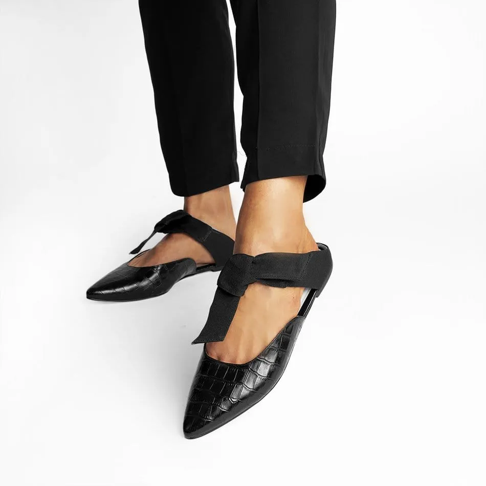 Vinci Shoes Mules negros con relieve de cocodrilo Mia