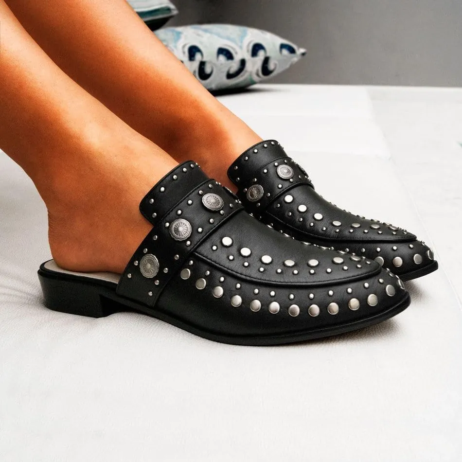 Vinci Shoes Mules negros con tachuelas Beta